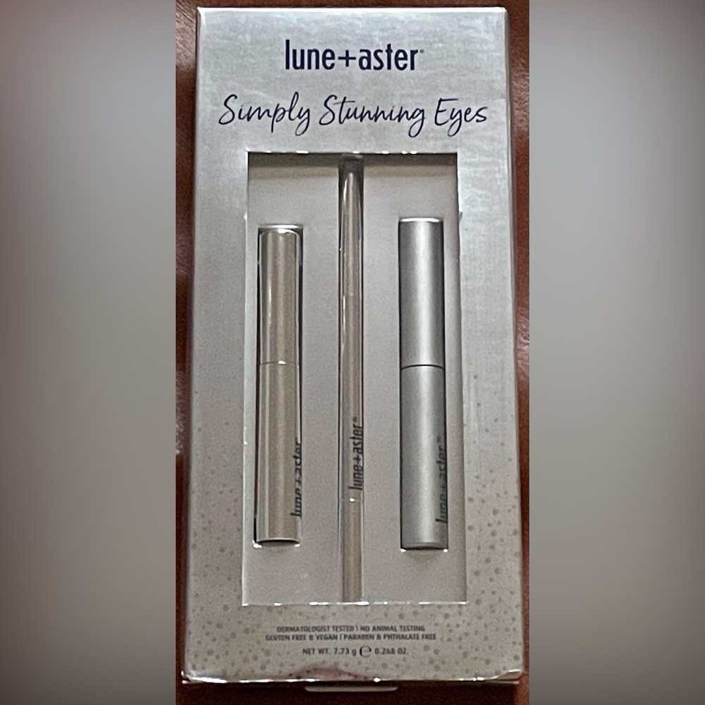 BNIB! lune + aster, Simply Stunning Eyes,
3PCS, MASCARA, BROW PENCIL, & BROW GEL